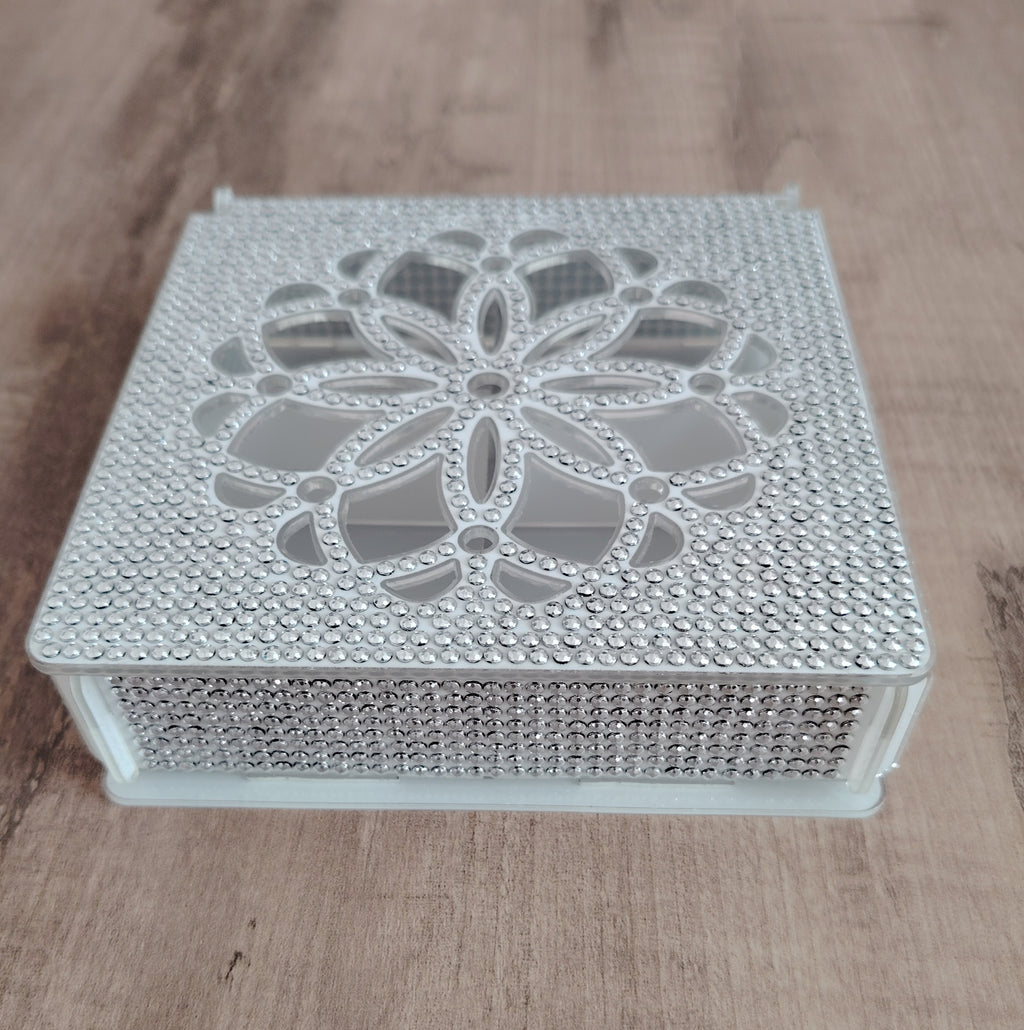 BOÎTE EN STRASS