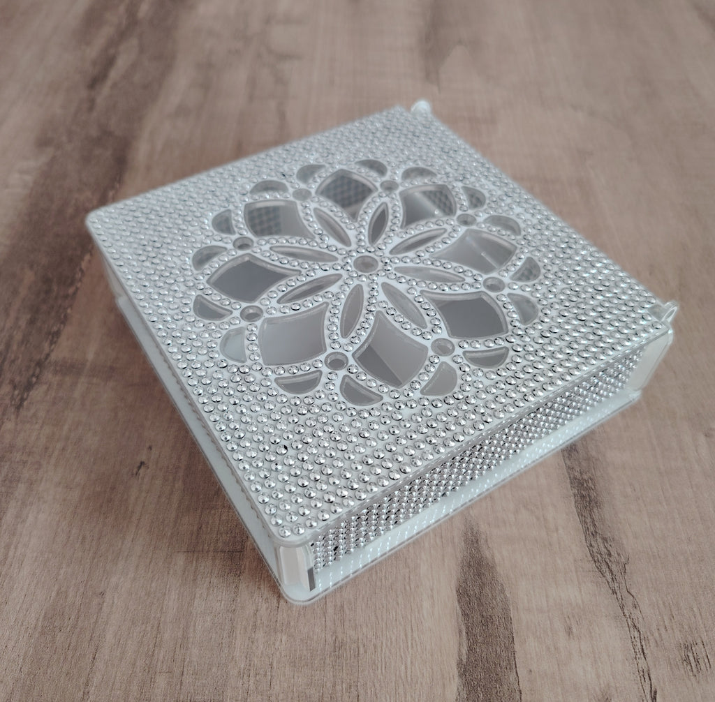 BOÎTE EN STRASS